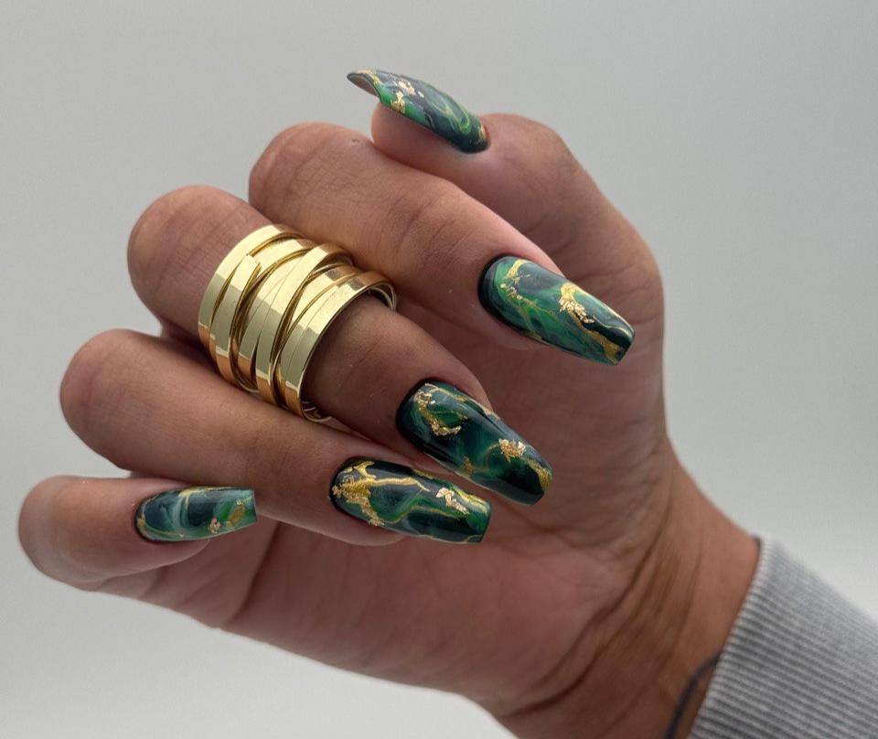 What Makes a Manicure Last 4+ Weeks? Secrets from the Pros